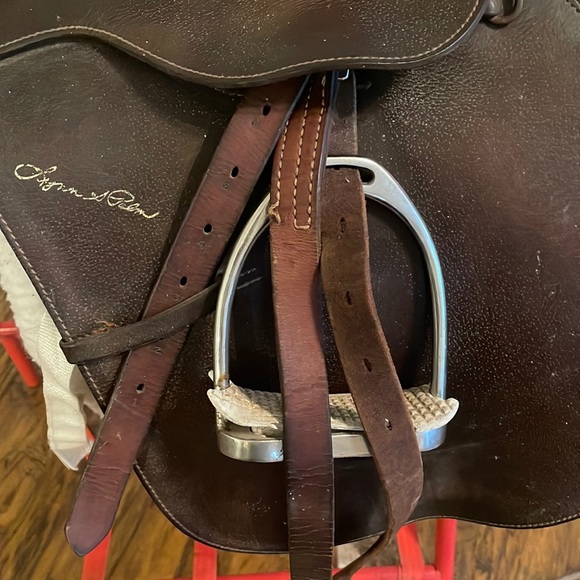 Lynn Palm Collegiate Jumping/Close Contact Saddle - Picture 6 of 11